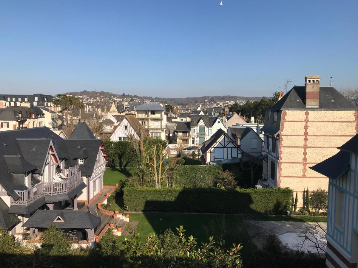 Deauville Triangle D Or Exterior photo